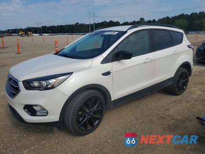 2017 FORD ESCAPE SE 1FMCU0G92HUB95900 - główne zdjęcie licytacji z USA - miniatura