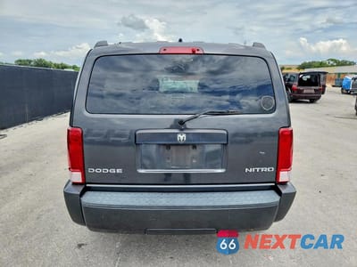 Zdjęcie 6 z 13 samochodu: 2011 DODGE NITRO HEAT VIN:1D4PU4GK2BW576824 - miniatura