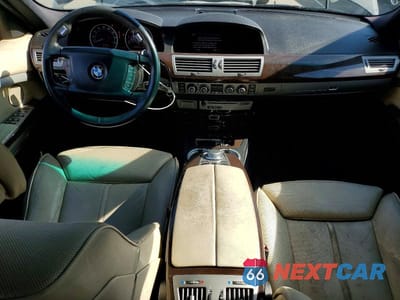 Zdjęcie 8 z 12 samochodu: 2007 BMW 750 I VIN:WBAHL83547DT09339 - miniatura