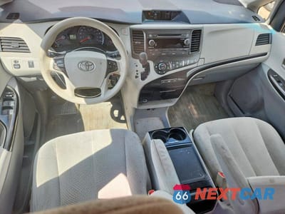 Zdjęcie 8 z 13 samochodu: 2014 TOYOTA SIENNA LE VIN:5TDKK3DC9ES516807 - miniatura
