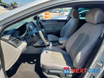 Zdjęcie 7 z 12 samochodu: 2017 HYUNDAI SONATA SE VIN:5NPE24AF7HH470647 - miniatura