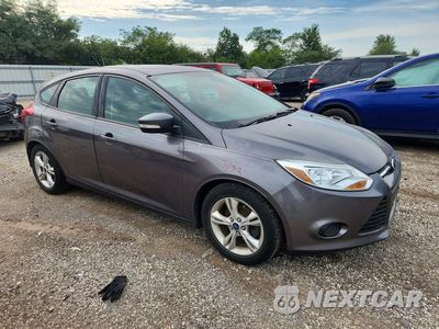 Czwarte zdjęcie samochodu z boku: 2013 FORD FOCUS SE VIN:1FADP3K24DL168330 - miniatura
