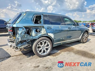 Trzecie zdjęcie samochodu z tyłu: 2025 BMW X7 XDRIVE40I VIN:5UX23EM06S9Y17123 - miniatura