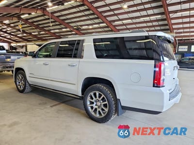 Drugie zdjęcie samochodu z przodu: 2017 GMC YUKON XL DENALI VIN:1GKS2HKJ6HR347092 - miniatura