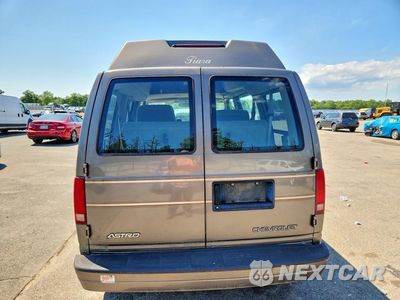Zdjęcie 6 z 13 samochodu: 2000 CHEVROLET ASTRO VIN:1GBDM19W6YB191477 - miniatura