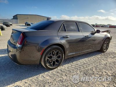 Trzecie zdjęcie samochodu z tyłu: 2019 CHRYSLER 300 S VIN:2C3CCAGGXKH569793 - miniatura