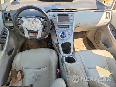 Zdjęcie 8 z 12 samochodu: 2013 TOYOTA PRIUS THREE VIN:JTDKN3DU6D5587452 - miniatura