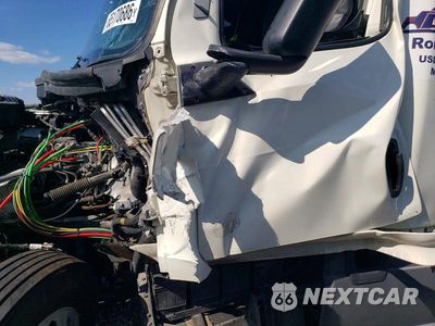 Zdjęcie 13 z 13 samochodu: 2019 FREIGHTLINER CASCADIA 116 SEMI TRUCK VIN:3AKJHPDV4KSKM2798 - miniatura