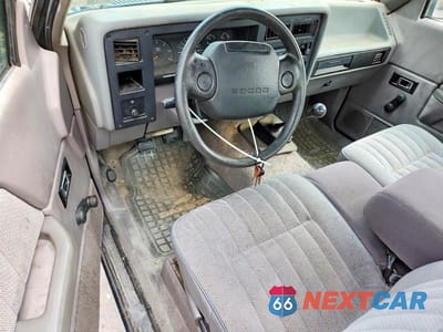 Zdjęcie 8 z 12 samochodu: 1995 DODGE DAKOTA VIN:1B7GL23XXSW943314 - miniatura