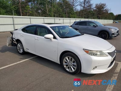 Czwarte zdjęcie samochodu z boku: 2013 LEXUS ES 300H VIN:JTHBW1GG5D2003923 - miniatura