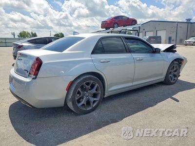 Trzecie zdjęcie samochodu z tyłu: 2023 CHRYSLER 300 S VIN:2C3CCABG2PH624395 - miniatura