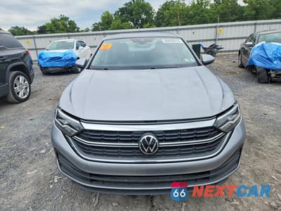 Piąte zdjęcie samochodu w środku: 2022 VOLKSWAGEN JETTA SE VIN:3VW7M7BU0NM015448 - miniatura