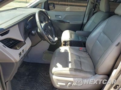 Zdjęcie 7 z 13 samochodu: 2016 TOYOTA SIENNA XLE 8-PASSENGER VIN:5TDYK3DC2GS749800 - miniatura