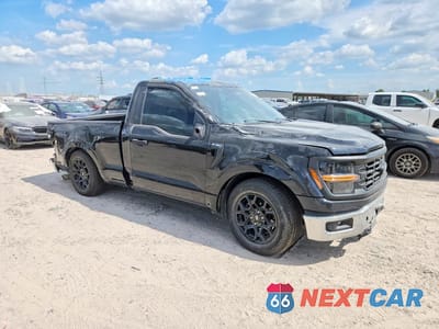 Czwarte zdjęcie samochodu z boku: 2025 FORD F150 XL VIN:1FTMF1L59SKE64022 - miniatura