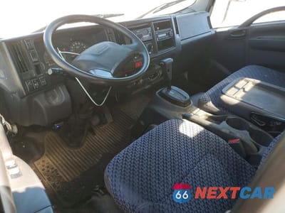 Zdjęcie 8 z 12 samochodu: 2023 ISUZU NPR HD VIN:54DC4W1D1PS203141 - miniatura