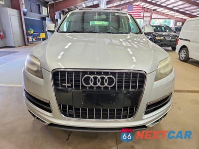 Piąte zdjęcie samochodu w środku: 2013 AUDI Q7 PREMIUM PLUS VIN:WA1LMAFE7DD011127 - miniatura