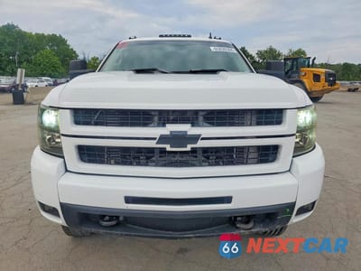 Piąte zdjęcie samochodu w środku: 2007 CHEVROLET SILVERADO K2500 HEAVY DUTY VIN:1GCHK23667F516475 - miniatura
