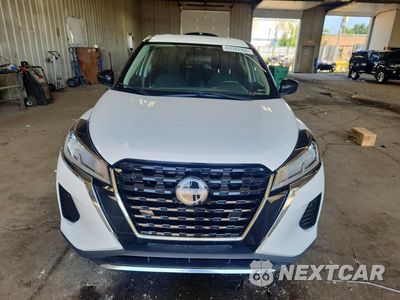 Piąte zdjęcie samochodu w środku: 2024 NISSAN KICKS S VIN:3N1CP5BV6RL507146 - miniatura