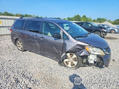 Czwarte zdjęcie samochodu z boku: 2014 TOYOTA SIENNA LE VIN:5TDKK3DC3ES513045 - miniatura