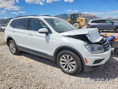 Czwarte zdjęcie samochodu z boku: 2019 VOLKSWAGEN TIGUAN S VIN:3VV1B7AX3KM193006 - miniatura