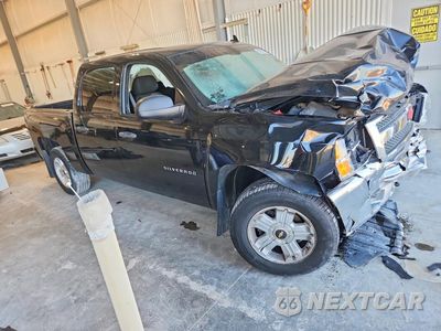 Czwarte zdjęcie samochodu z boku: 2013 CHEVROLET SILVERADO K1500 LT VIN:3GCPKSE72DG293010 - miniatura