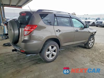Trzecie zdjęcie samochodu z tyłu: 2011 TOYOTA RAV4 BASE VIN:2T3ZF4DV4BW085684 - miniatura