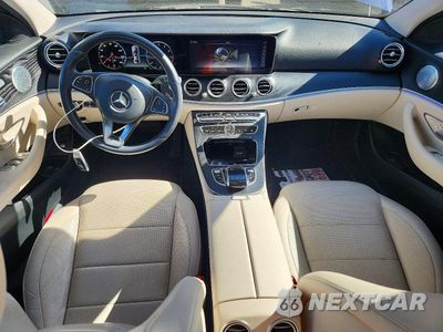 Zdjęcie 8 z 12 samochodu: 2018 MERCEDES-BENZ E 300 VIN:WDDZF4JB1JA434166 - miniatura