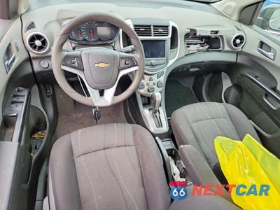 Zdjęcie 8 z 12 samochodu: 2019 CHEVROLET SONIC LT VIN:1G1JD5SB7K4149000 - miniatura