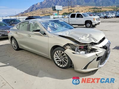 Czwarte zdjęcie samochodu z boku: 2019 LEXUS ES 300H VIN:JTHB21B16K2037526 - miniatura