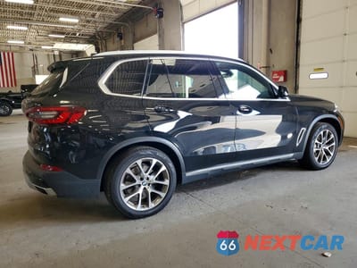 Trzecie zdjęcie samochodu z tyłu: 2021 BMW X5 XDRIVE40I VIN:5UXCR6C08M9D94674 - miniatura