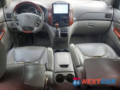 Zdjęcie 8 z 13 samochodu: 2004 TOYOTA SIENNA XLE LIMITED 7 PASSENGER VIN:5TDZA22C94S121040 - miniatura