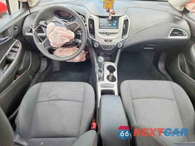 Zdjęcie 8 z 12 samochodu: 2018 CHEVROLET CRUZE LS VIN:1G1BC5SM7J7239141 - miniatura