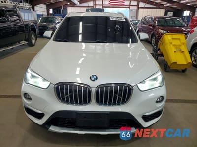 Piąte zdjęcie samochodu w środku: 2018 BMW X1 SDRIVE28I VIN:WBXHU7C37J5L09073 - miniatura