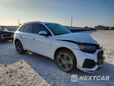 Czwarte zdjęcie samochodu z boku: 2025 AUDI Q5 E PREMIUM PLUS 55 VIN:WA1E2AFY9S2035172 - miniatura