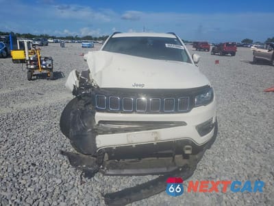 Piąte zdjęcie samochodu w środku: 2019 JEEP COMPASS LATITUDE VIN:3C4NJDBB6KT741851 - miniatura