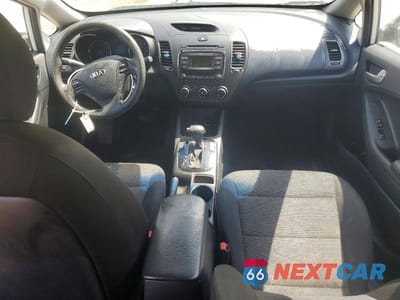 Zdjęcie 8 z 13 samochodu: 2018 KIA FORTE LX VIN:3KPFK4A76JE247149 - miniatura