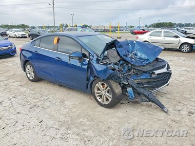 Czwarte zdjęcie samochodu z boku: 2019 CHEVROLET CRUZE LT VIN:1G1BE5SM2K7135555 - miniatura