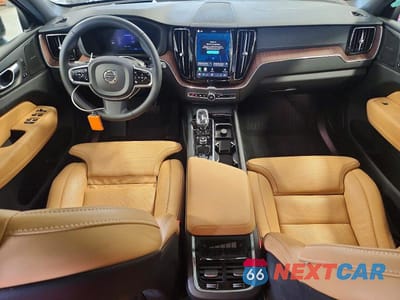 Zdjęcie 8 z 13 samochodu: 2024 VOLVO XC60 ULTIMATE VIN:YV4L12RM5R1814810 - miniatura