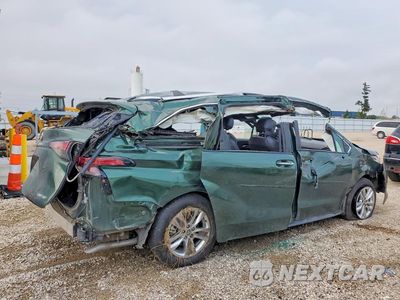 Trzecie zdjęcie samochodu z tyłu: 2026 TOYOTA SIENNA LIMITED 7-PASSENGER VIN:5TDZSKFC1TS258995 - miniatura