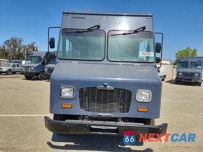 Piąte zdjęcie samochodu w środku: 2020 FREIGHTLINER MT45G CHASSIS DELIVERY TRUCK VIN:4UZAC2EA6LCMK0112 - miniatura