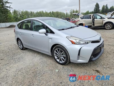 Czwarte zdjęcie samochodu z boku: 2015 TOYOTA PRIUS V FIVE VIN:JTDZN3EU2FJ023112 - miniatura