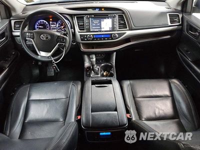 Zdjęcie 8 z 14 samochodu: 2019 TOYOTA HIGHLANDER XLE VIN:5TDJZRFH7KS936466 - miniatura