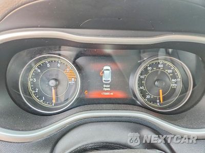 Zdjęcie 9 z 12 samochodu: 2016 JEEP CHEROKEE TRAILHAWK VIN:1C4PJMBS4GW323010 - miniatura