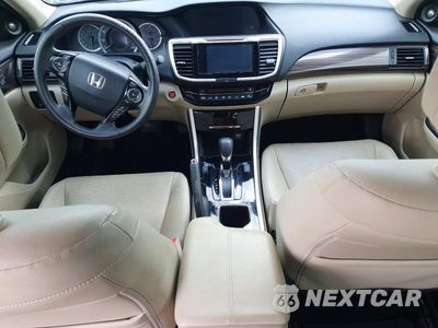Zdjęcie 8 z 13 samochodu: 2017 HONDA ACCORD EXL VIN:1HGCR2F96HA217323 - miniatura
