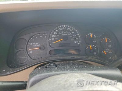 Zdjęcie 9 z 13 samochodu: 2004 CHEVROLET SUBURBAN C1500 VIN:3GNEC16Z44G325686 - miniatura