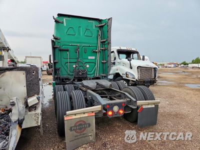 Trzecie zdjęcie samochodu z tyłu: 2019 FREIGHTLINER CASCADIA 126