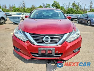 Piąte zdjęcie samochodu w środku: 2018 NISSAN ALTIMA 2.5 S VIN:1N4AL3AP4JC219638 - miniatura