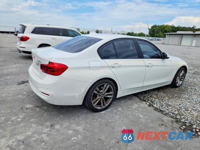 Trzecie zdjęcie samochodu z tyłu: 2016 BMW 320 I VIN:WBA8E1G52GNT37761 - miniatura