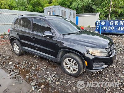Czwarte zdjęcie samochodu z boku: 2017 VOLKSWAGEN TIGUAN S VIN:WVGBV7AX2HK037626 - miniatura