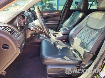 Zdjęcie 7 z 12 samochodu: 2016 CHRYSLER 300C VIN:2C3CCAEG6GH319896 - miniatura